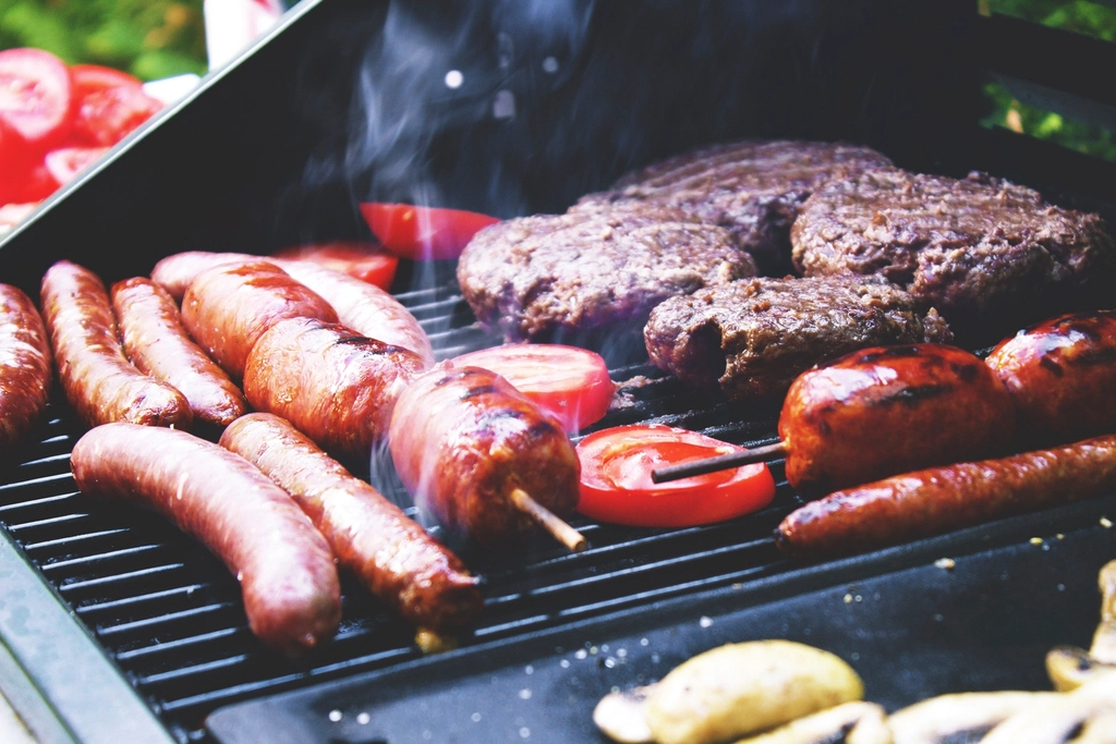 Cleaning an electric grill